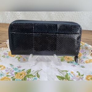 Mundi 🖤 2000's 🖤  Zip-around Wallet